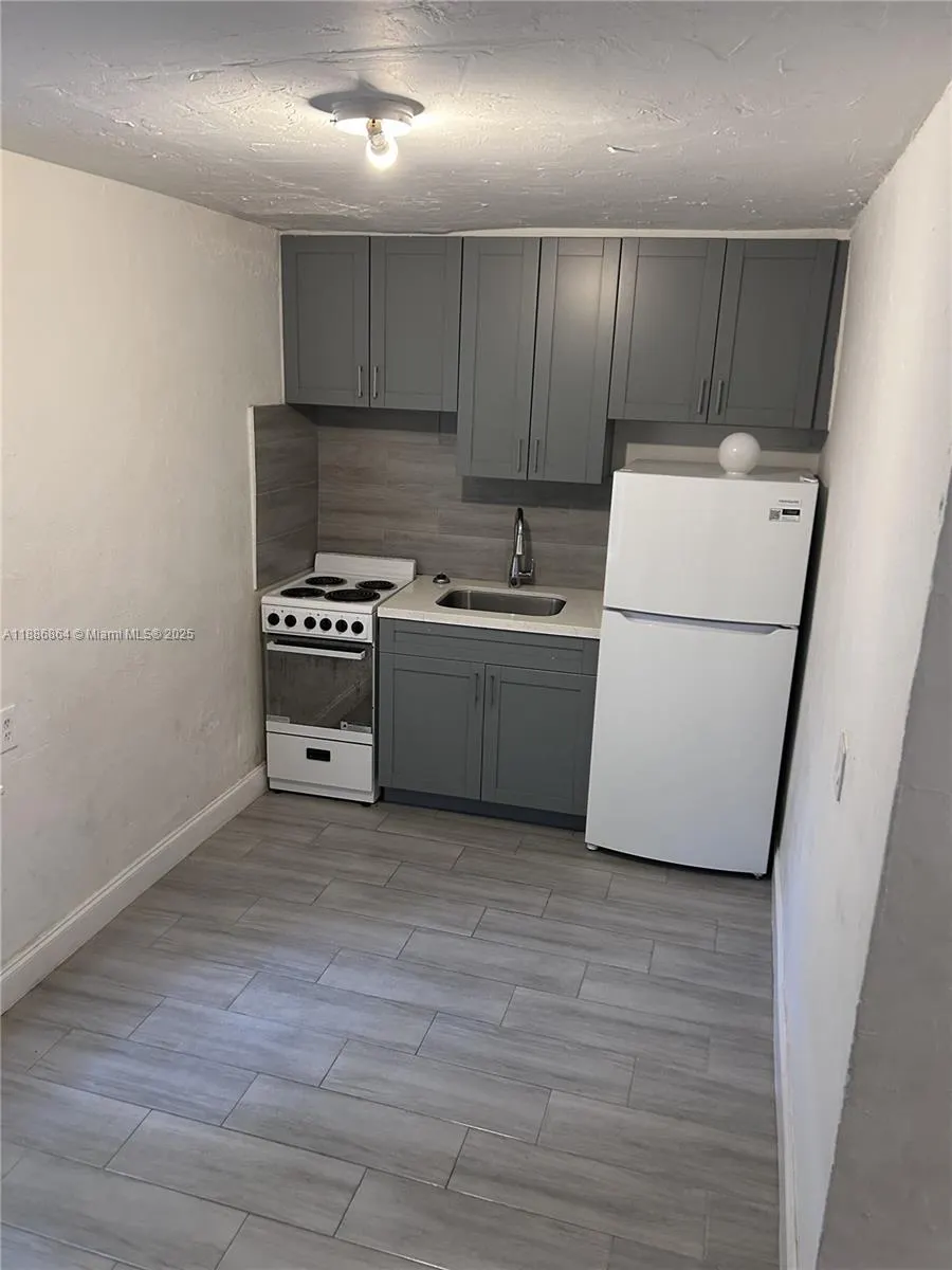 9301 NW 4th Ave, #4