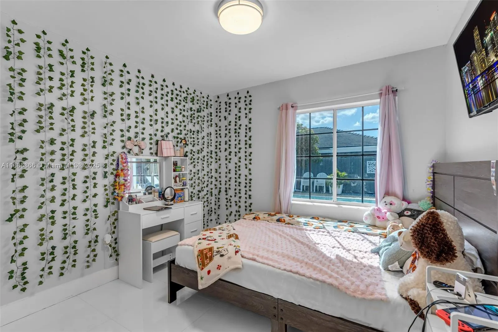 18088 SW 137th Path