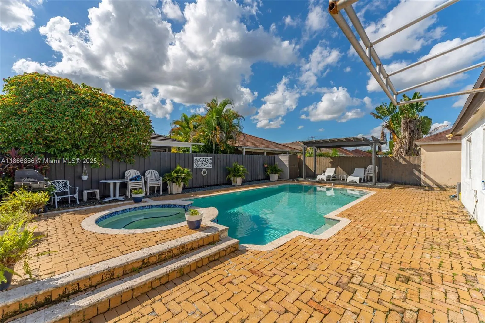 18088 SW 137th Path