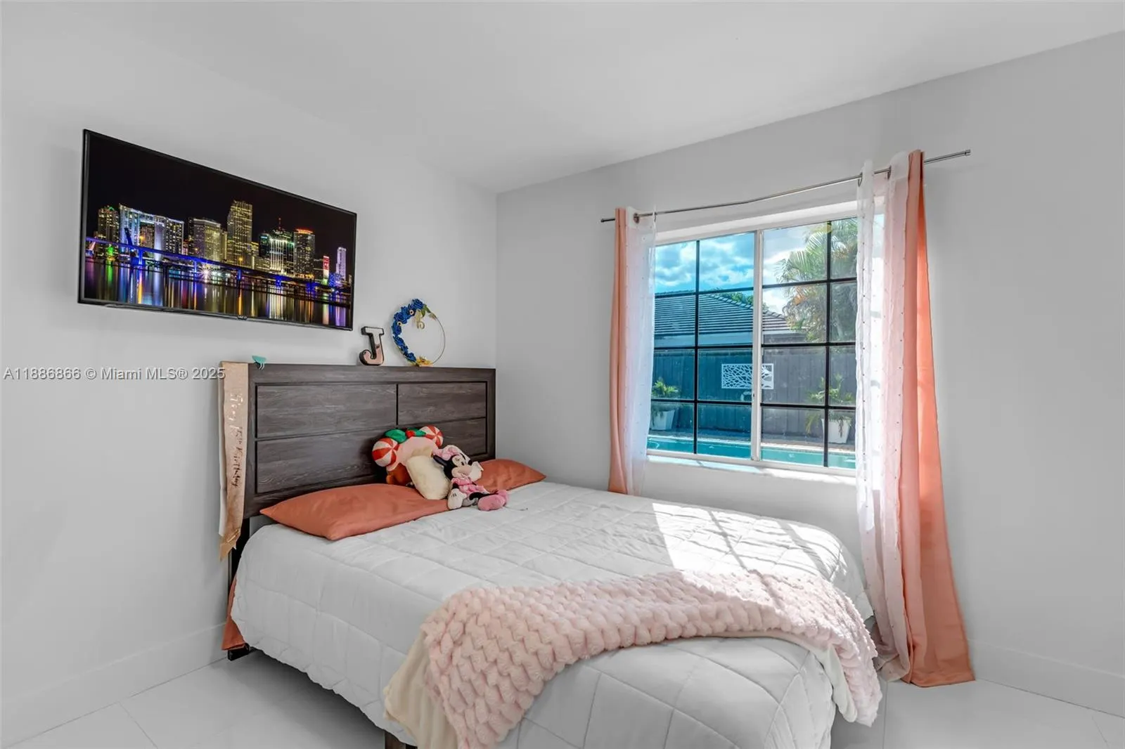 18088 SW 137th Path