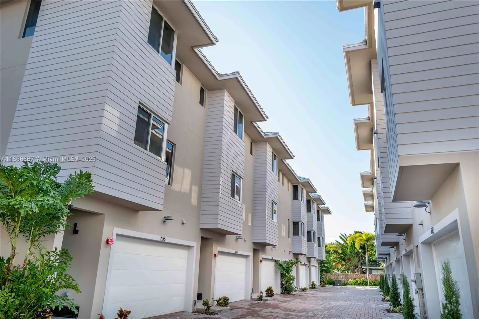 630 NE 12th Ave, #630