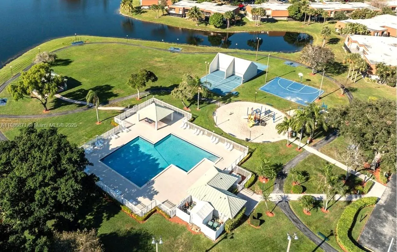 10740 SW 14th Ct