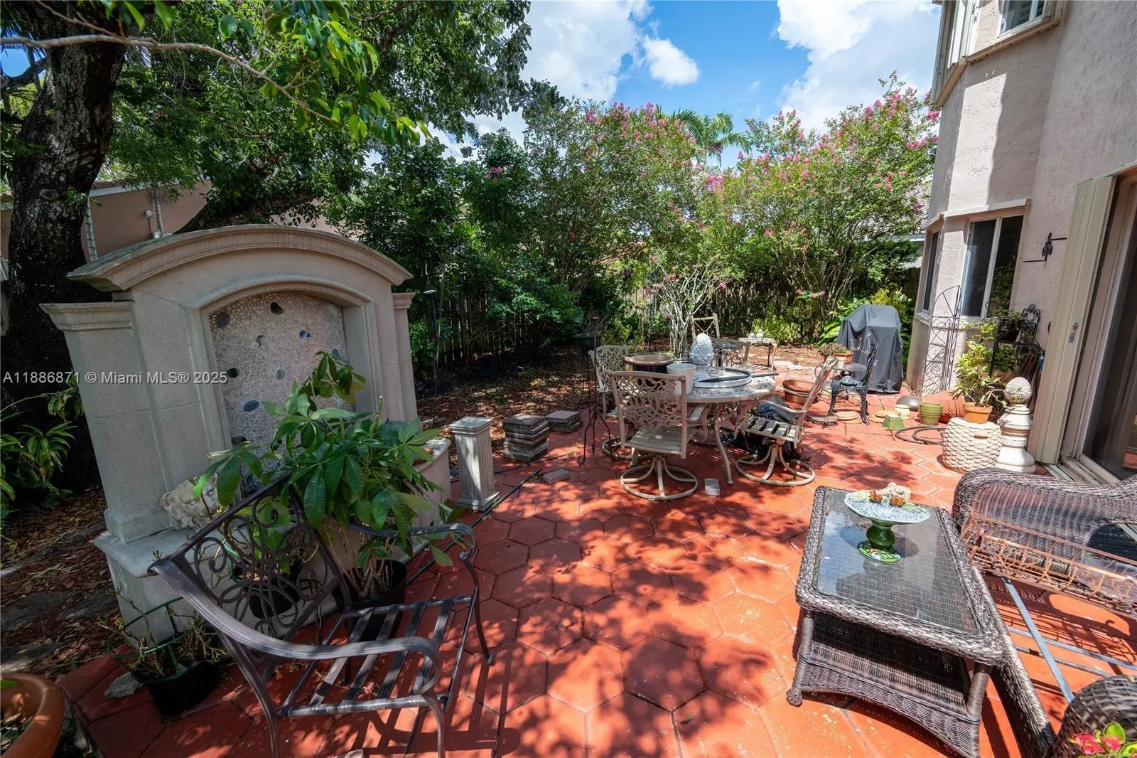 10740 SW 14th Ct