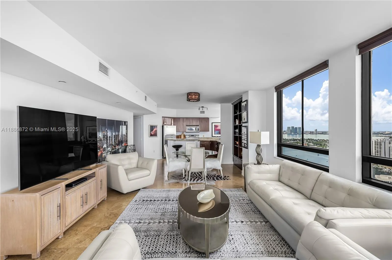 1330 West Ave, #3507