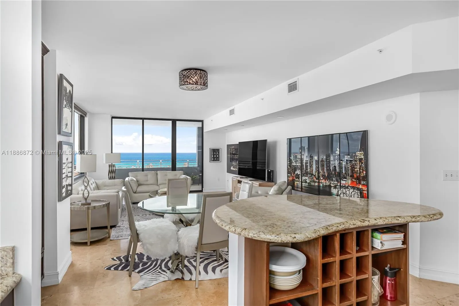 1330 West Ave, #3507