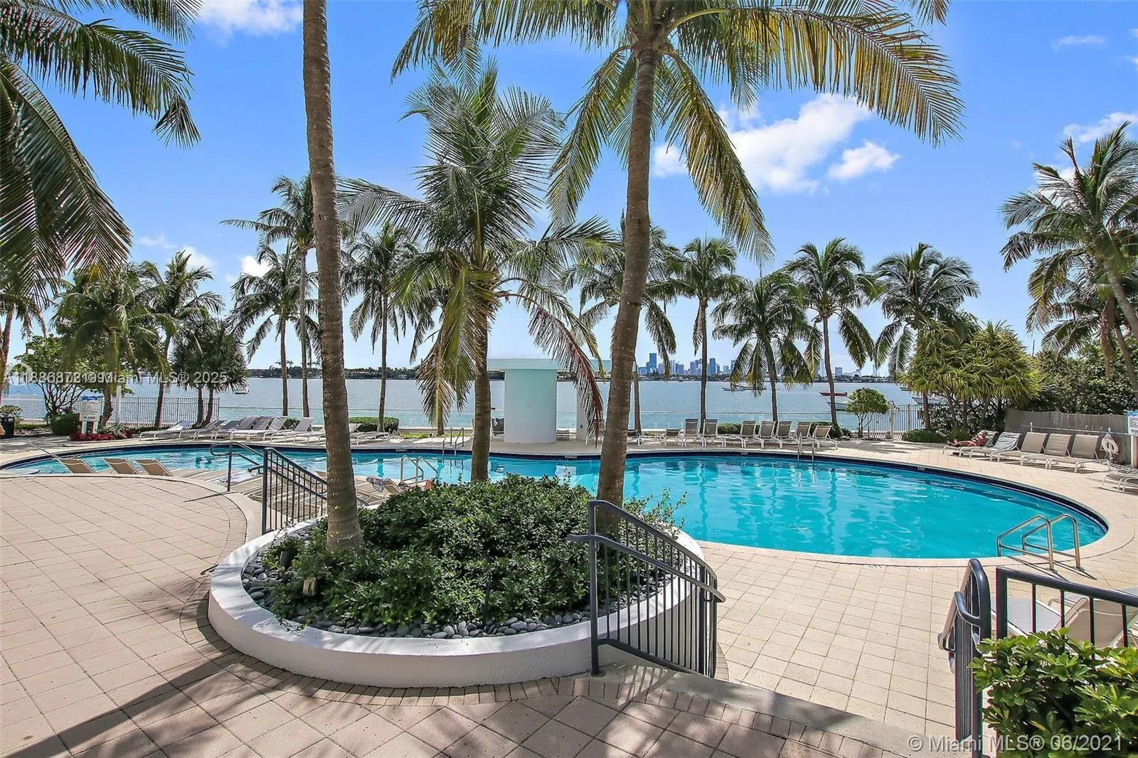1330 West Ave, #3507