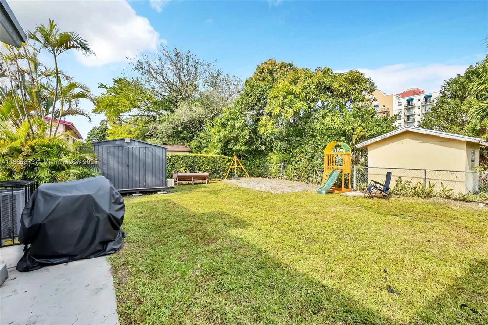 1401 NW 52nd St