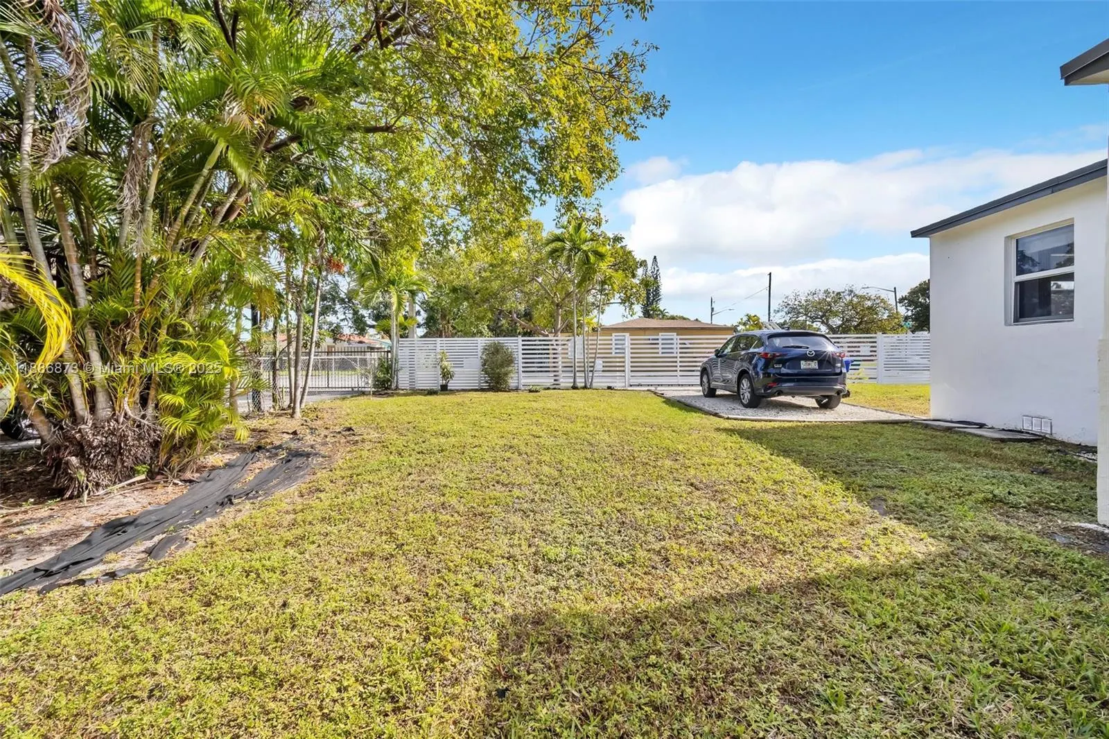 1401 NW 52nd St