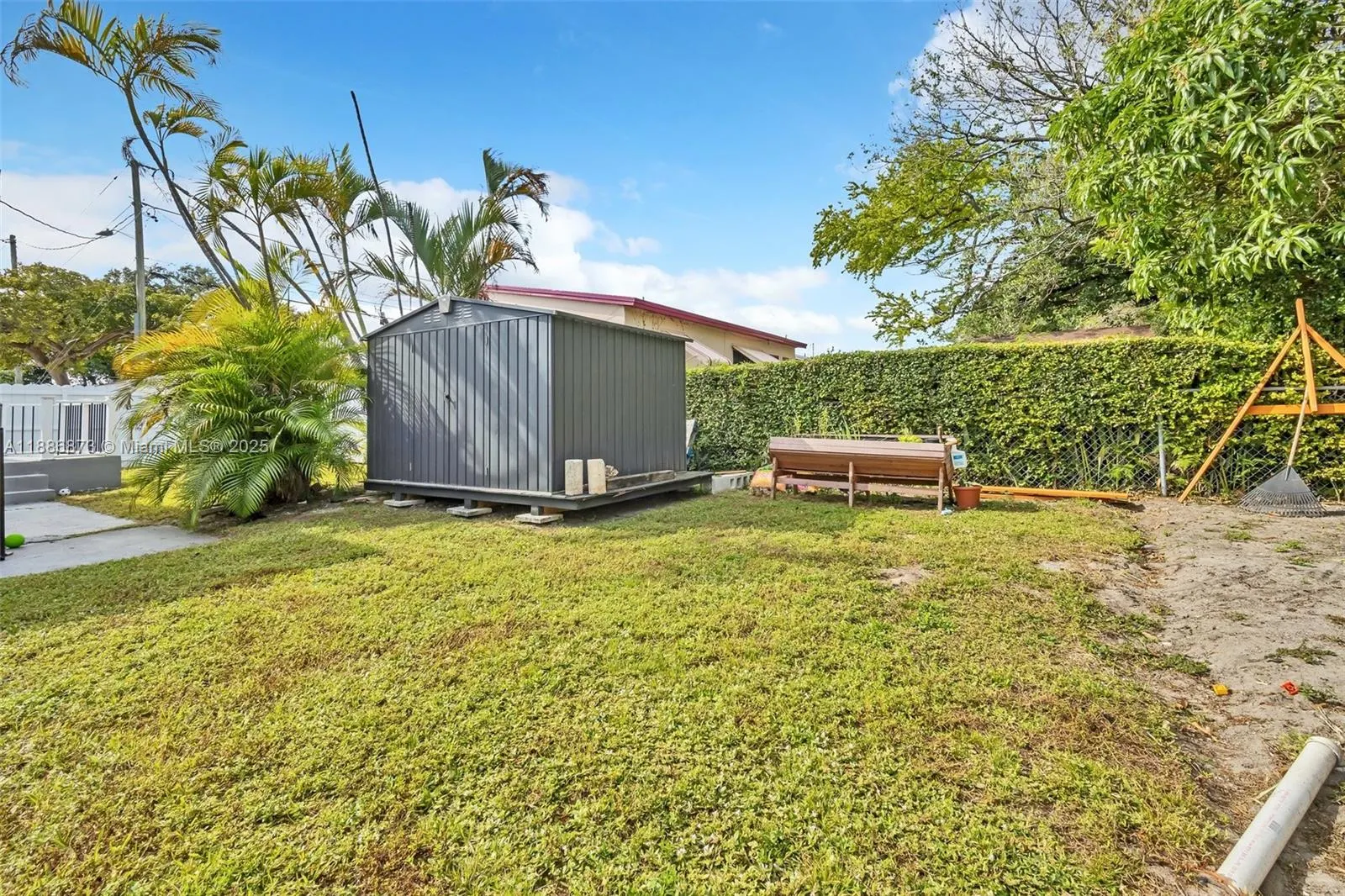 1401 NW 52nd St