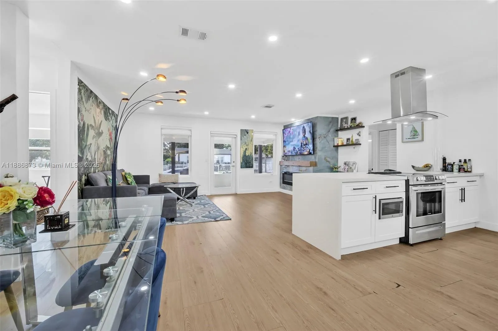 1401 NW 52nd St