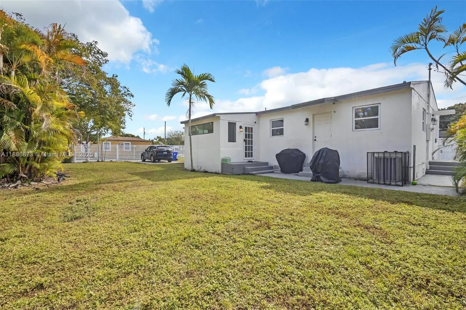 1401 NW 52nd St