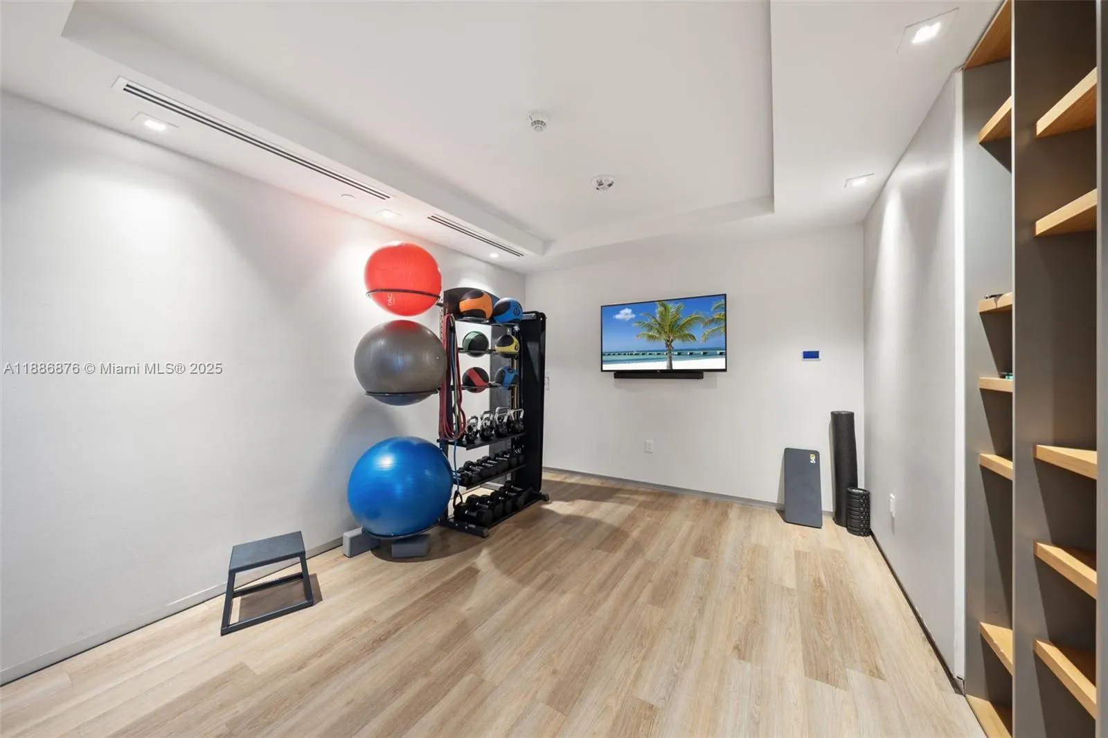 515 Valencia Ave, #1201