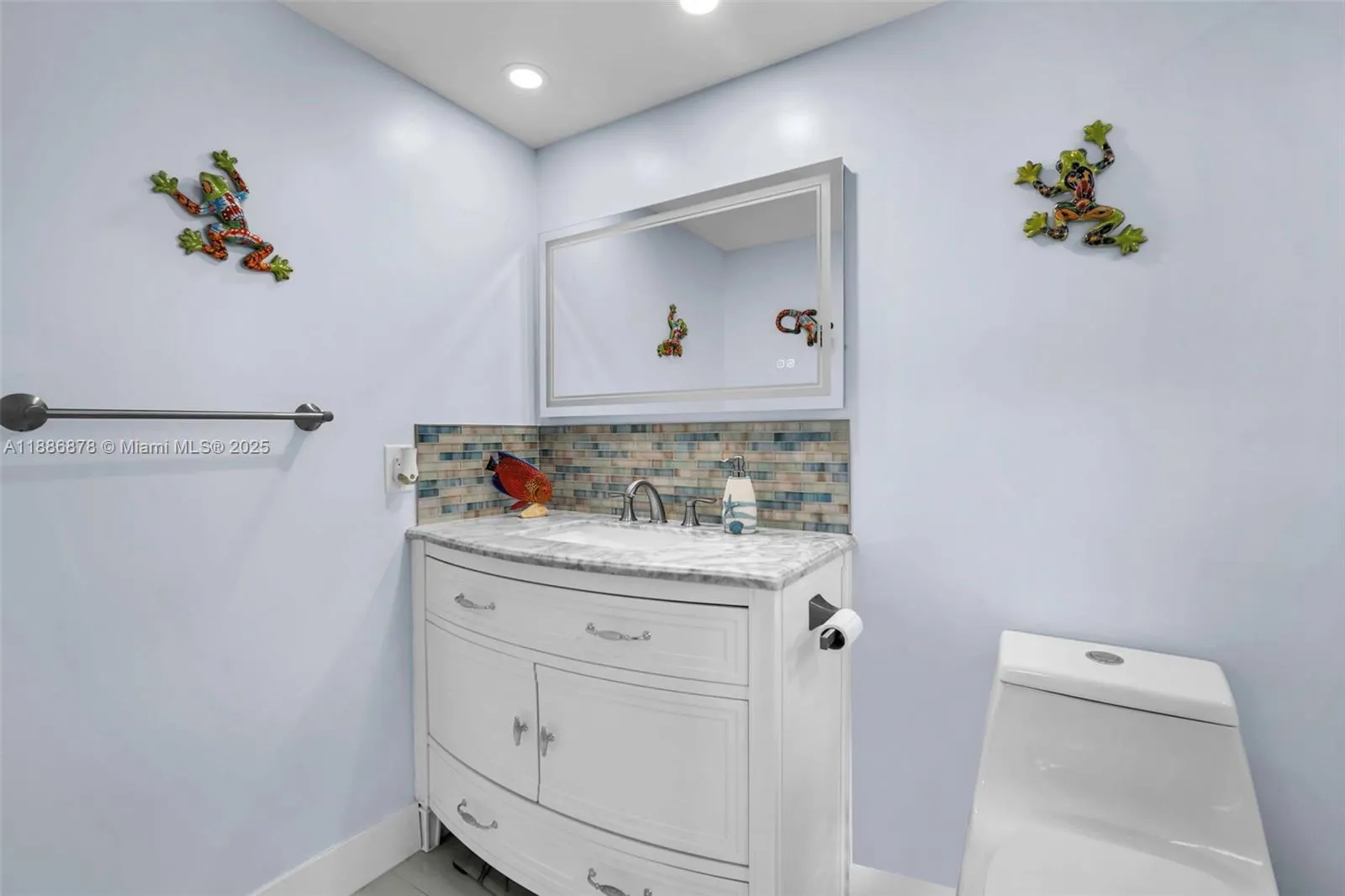 205 SE 11th Ter, #101