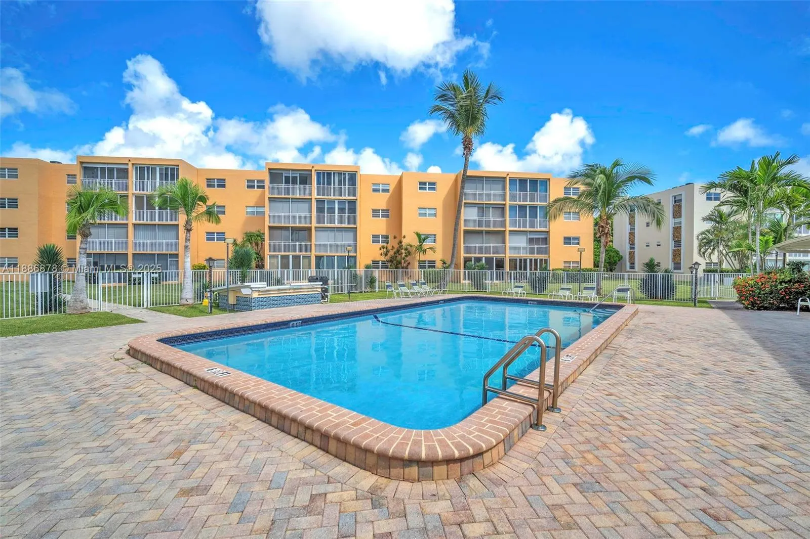 205 SE 11th Ter, #101
