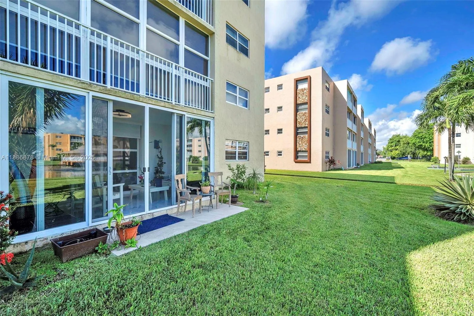 205 SE 11th Ter, #101