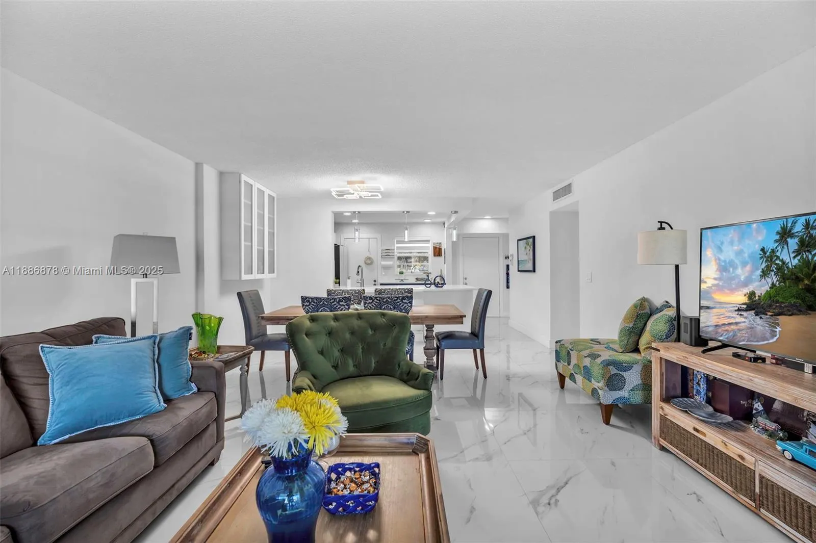 205 SE 11th Ter, #101