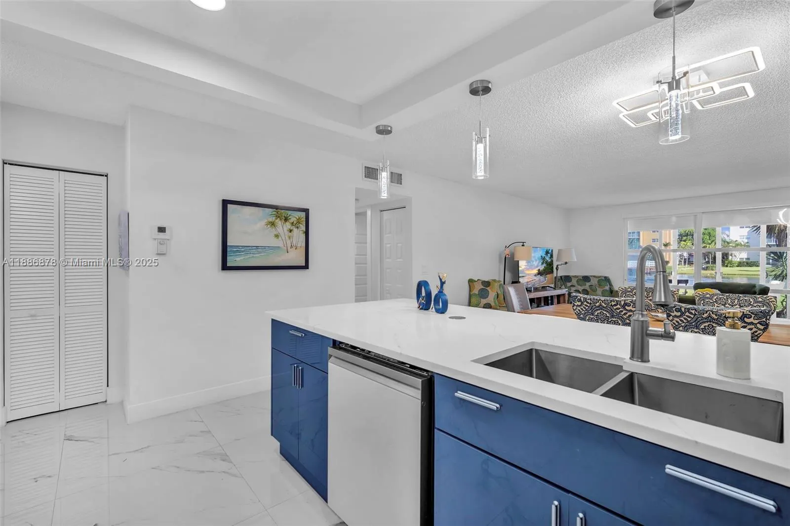 205 SE 11th Ter, #101