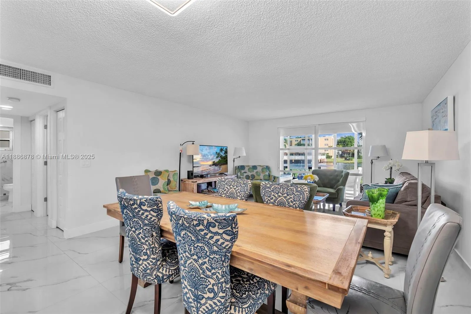 205 SE 11th Ter, #101