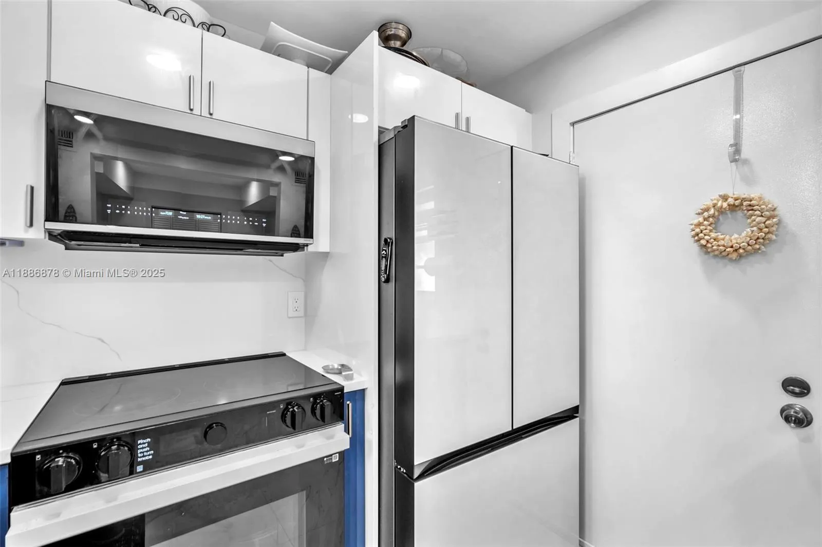 205 SE 11th Ter, #101