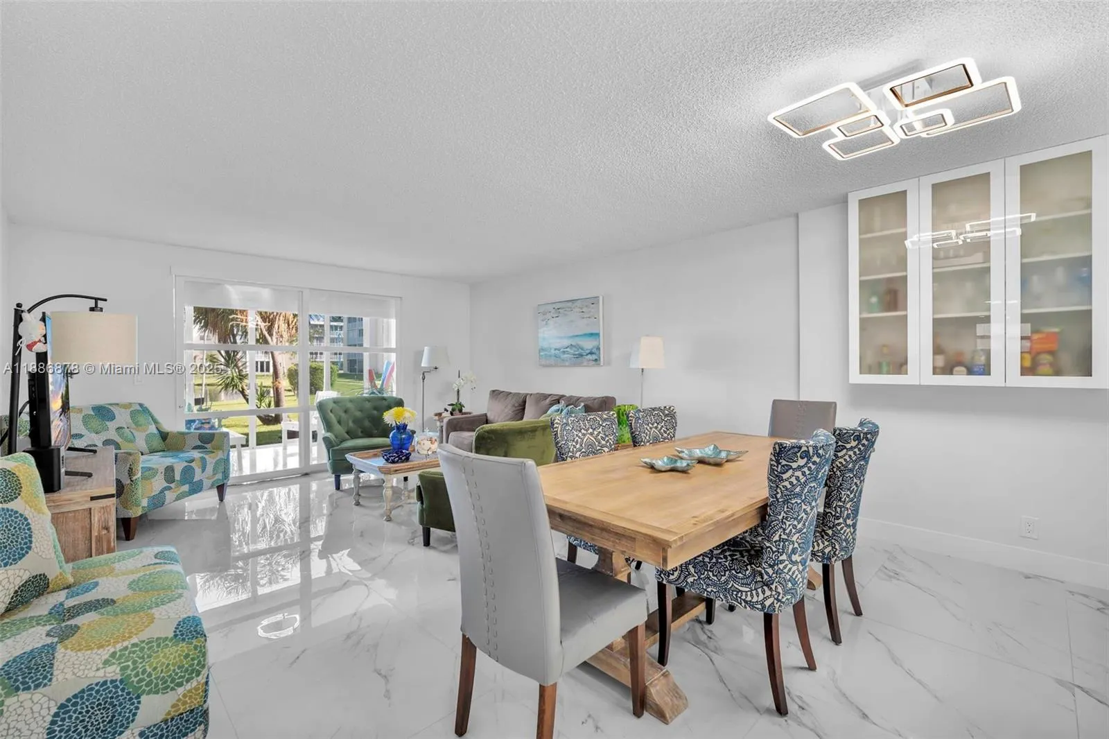 205 SE 11th Ter, #101