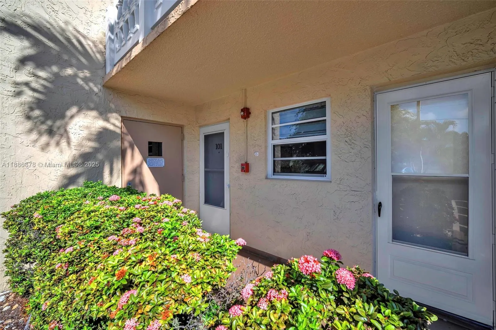 205 SE 11th Ter, #101