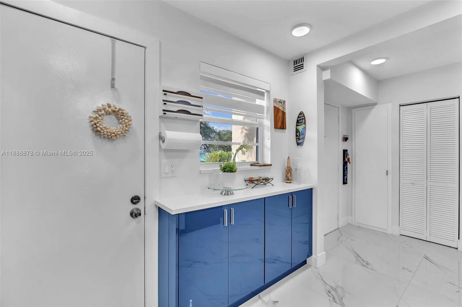205 SE 11th Ter, #101