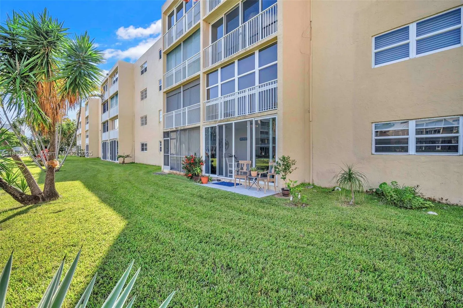 205 SE 11th Ter, #101