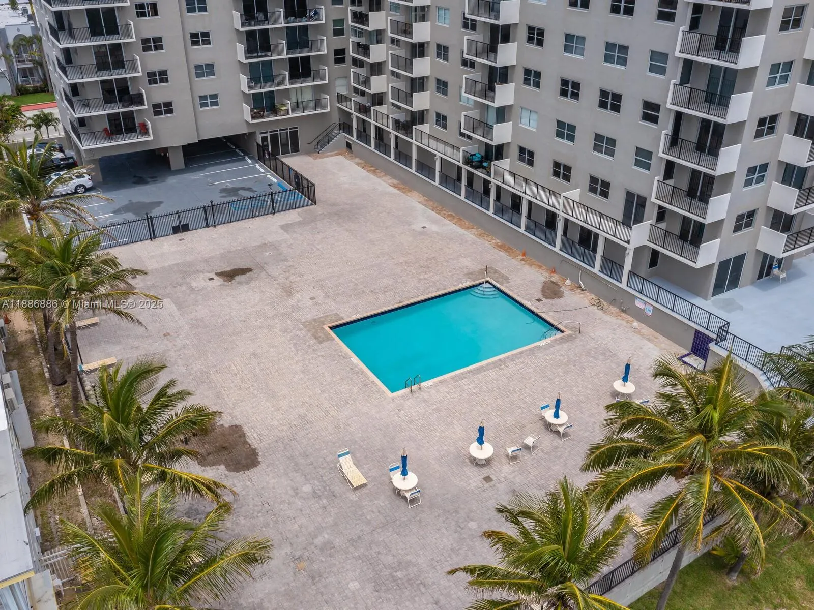 9273 Collins Ave, #703