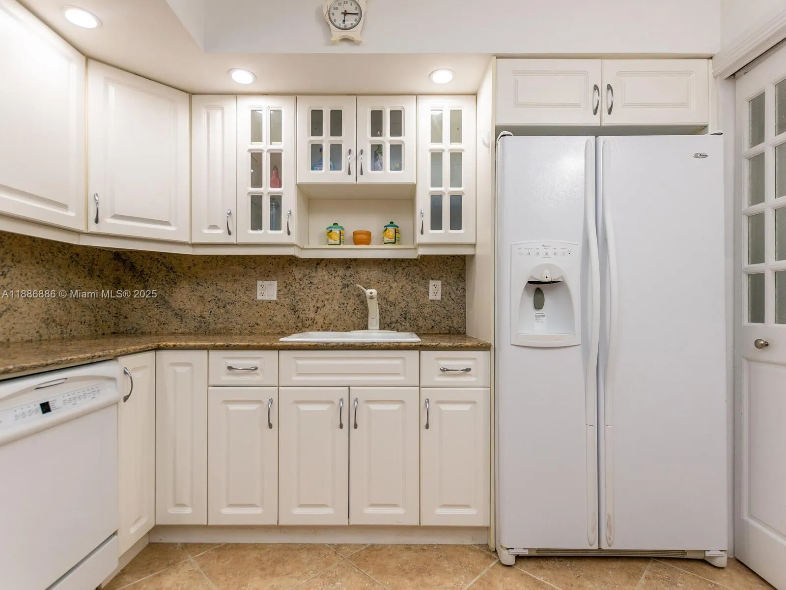 9273 Collins Ave, #703