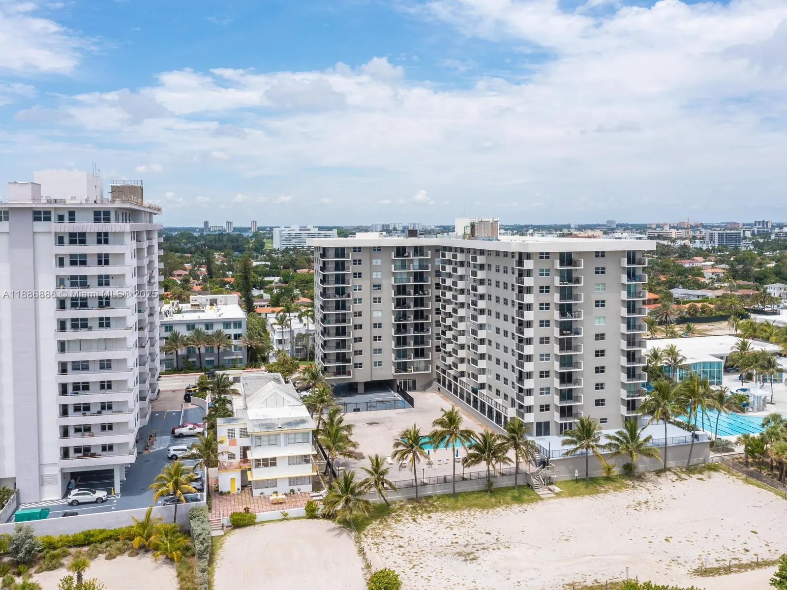 9273 Collins Ave, #703