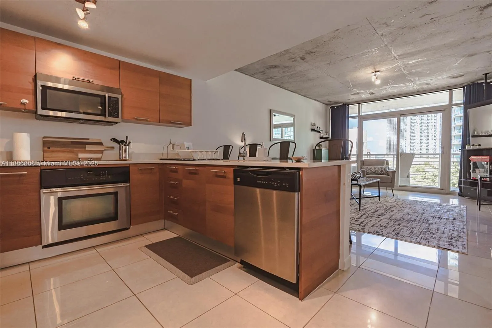 3250 NE 1st Ave, #719