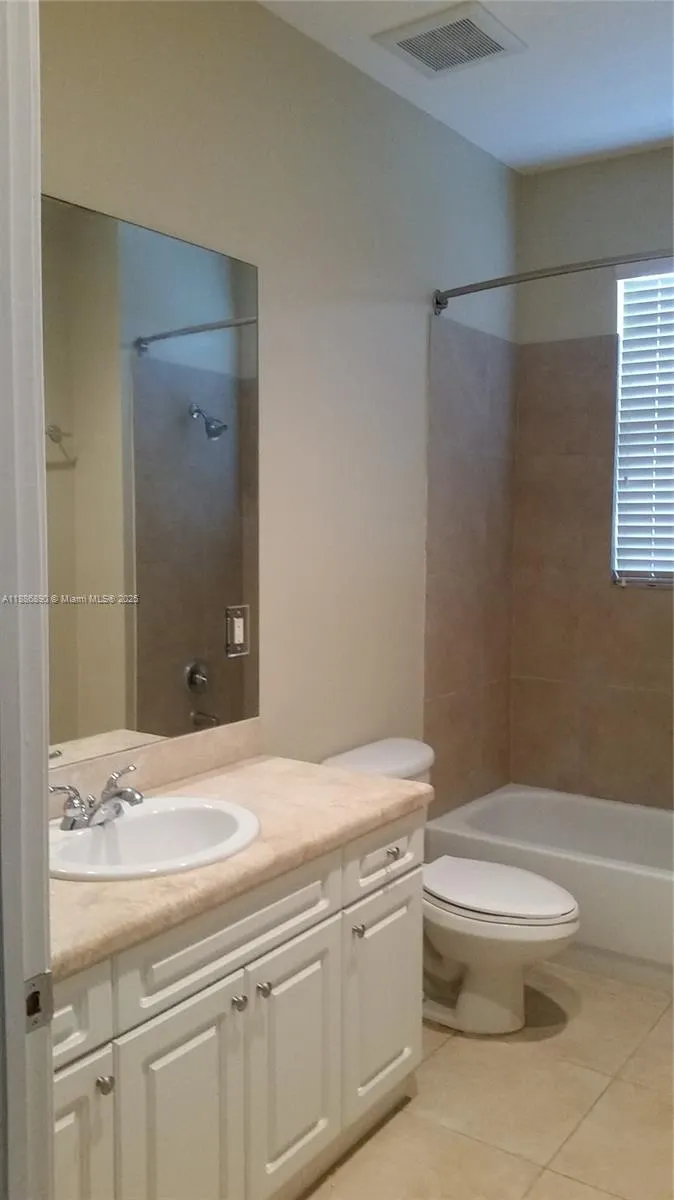 1238 NE 14th Ave