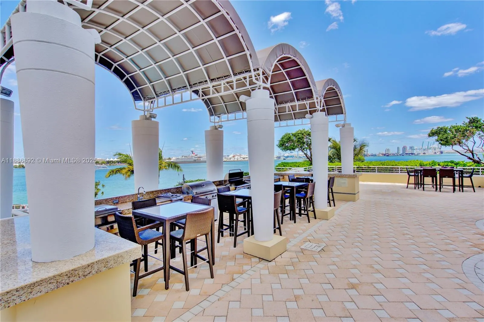 808 Brickell Key Dr, #3304