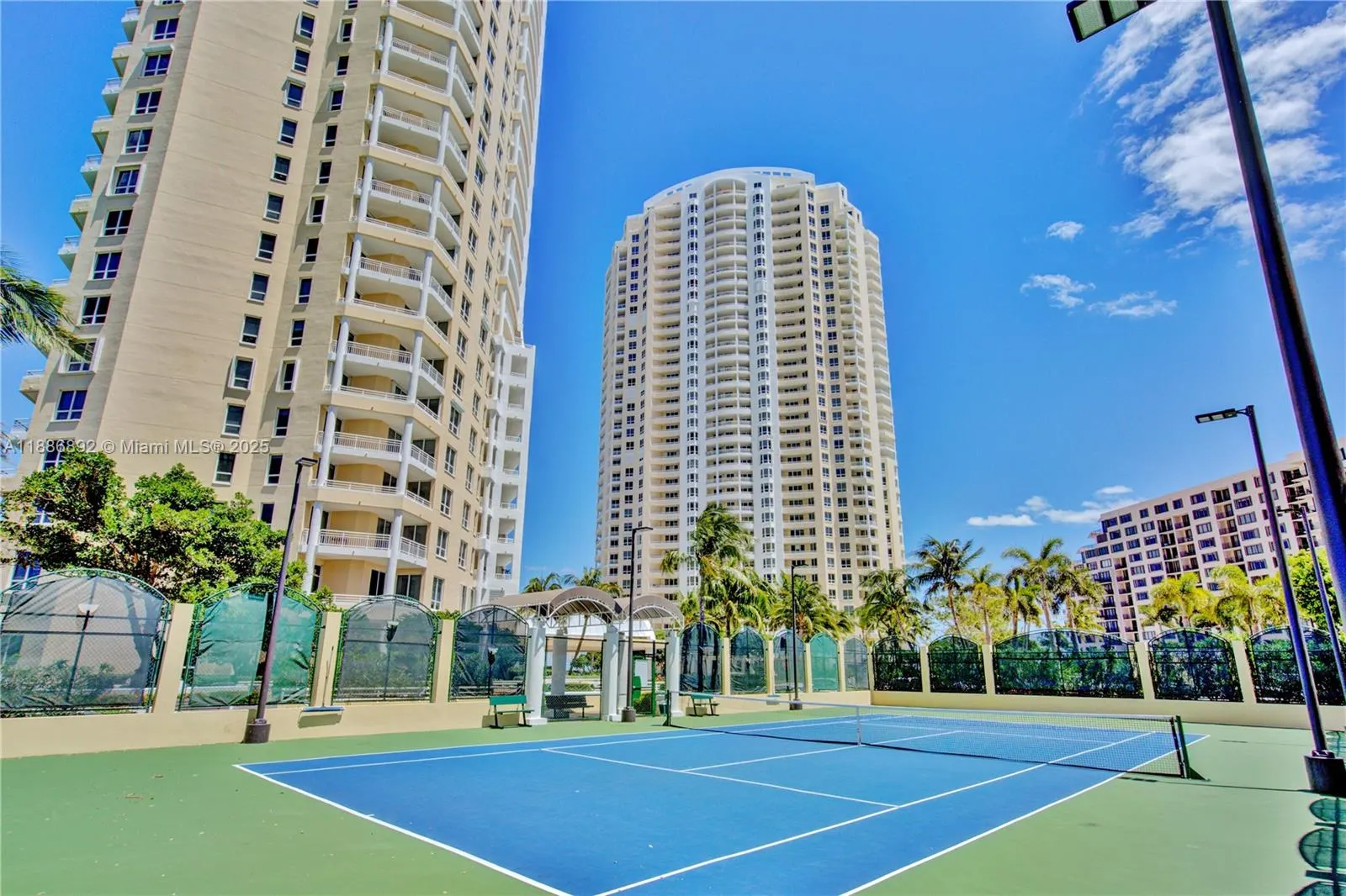 808 Brickell Key Dr, #3304