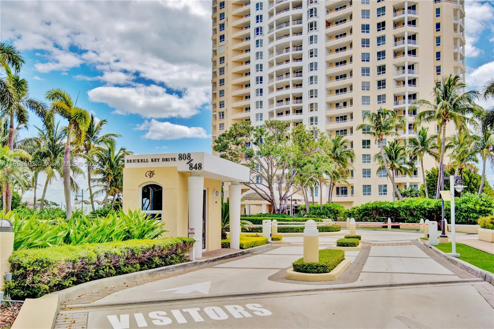 808 Brickell Key Dr, #3304