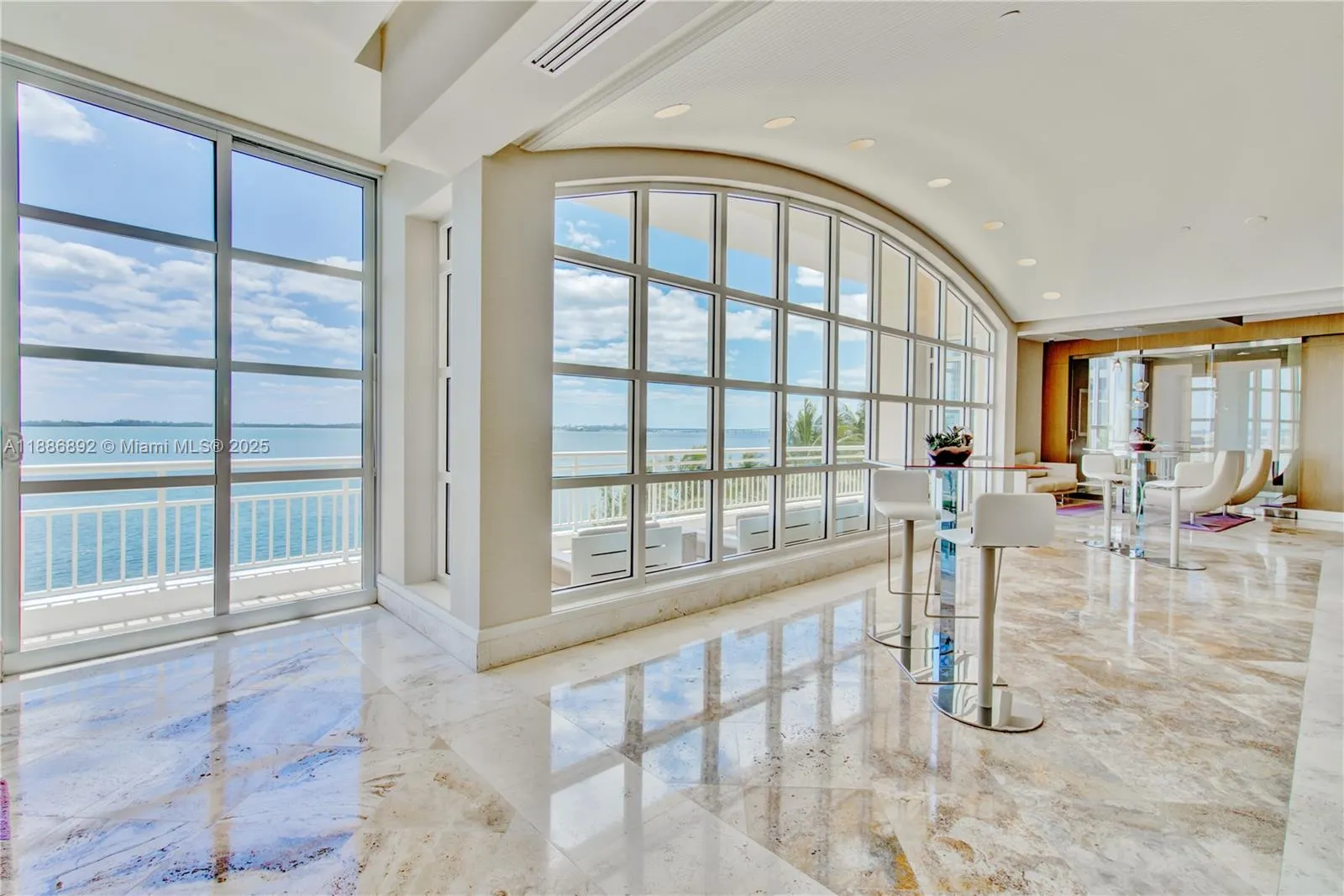 808 Brickell Key Dr, #3304