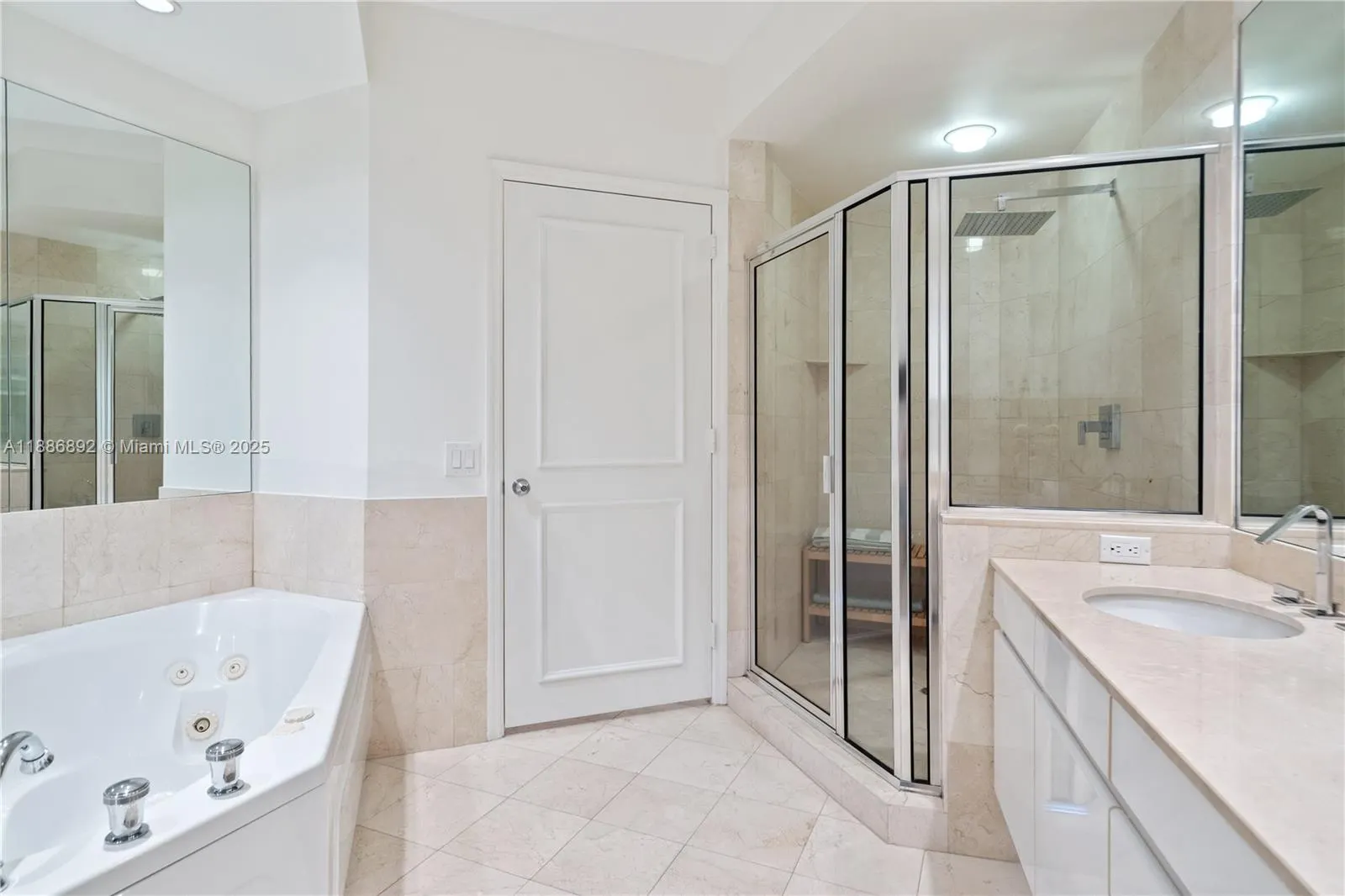 808 Brickell Key Dr, #3304