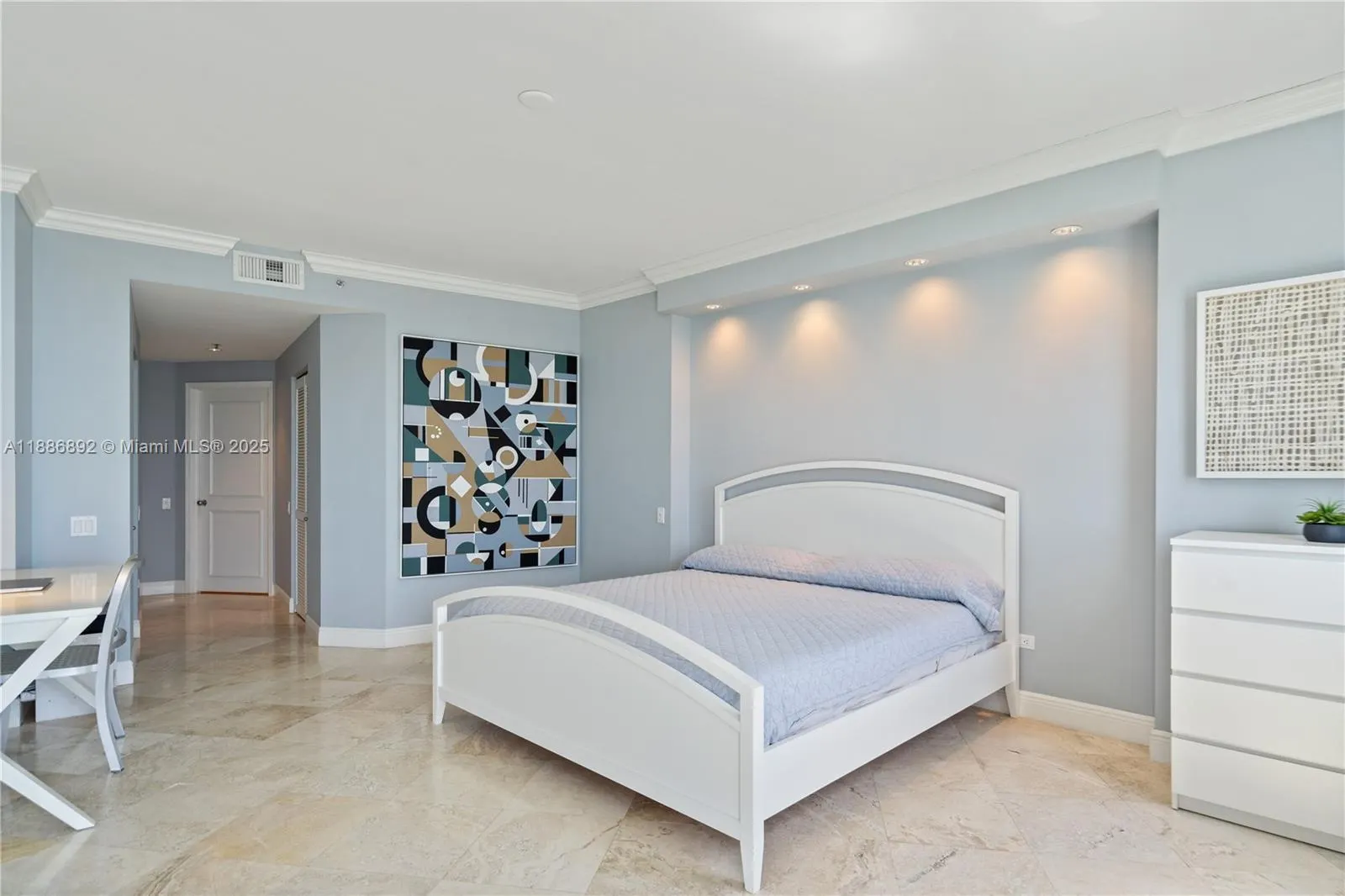 808 Brickell Key Dr, #3304