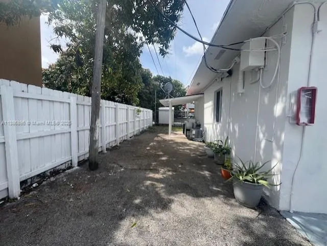 2900 W Flagler St