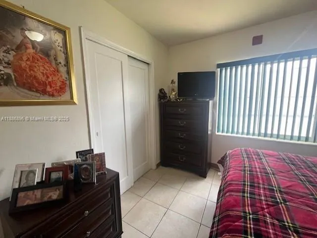 2900 W Flagler St