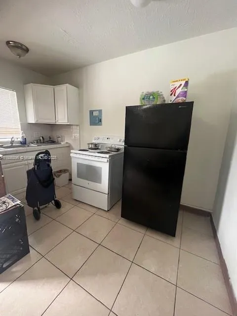 2900 W Flagler St