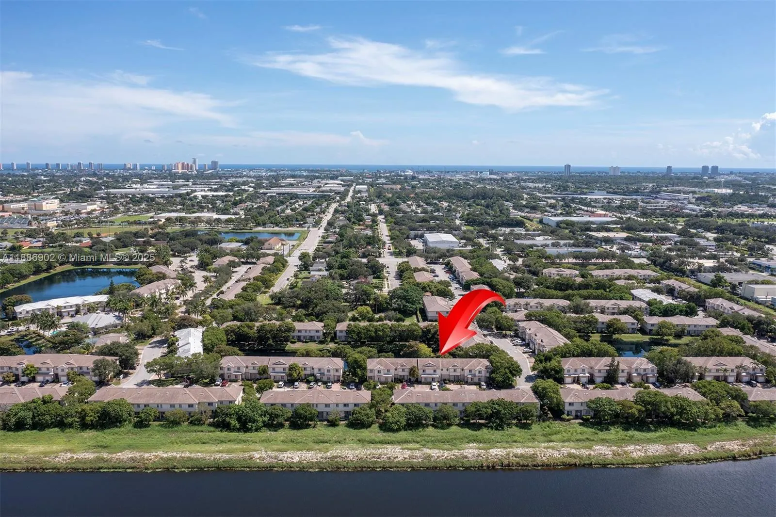 1112 Lucaya Dr