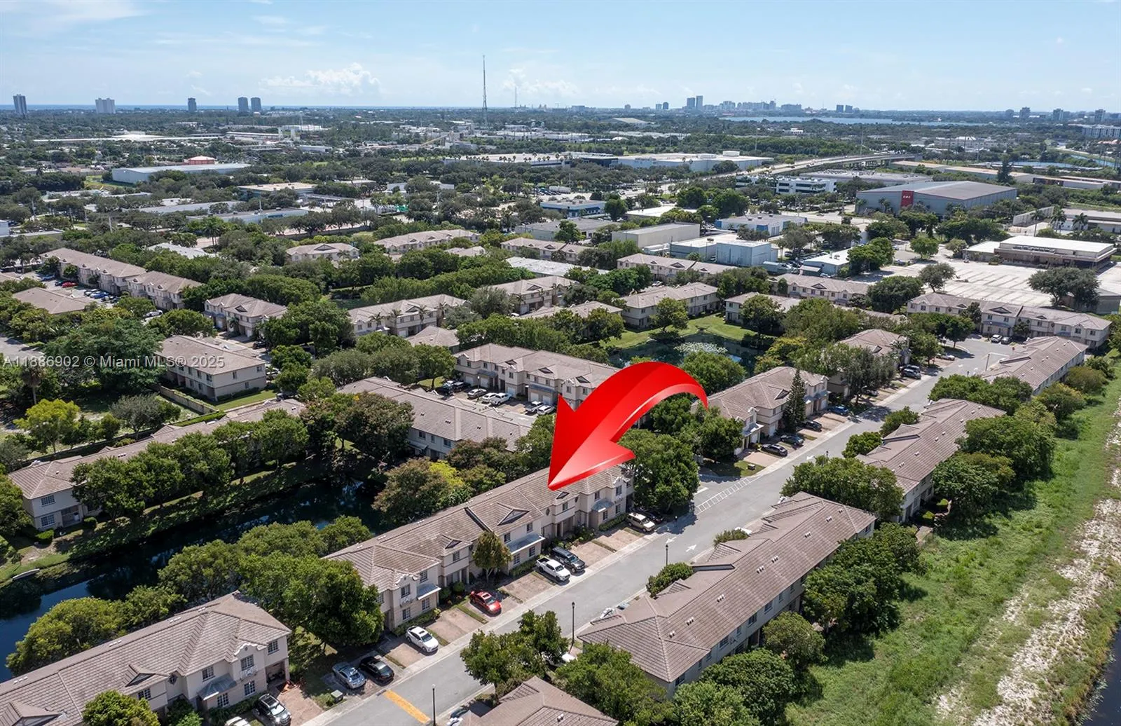 1112 Lucaya Dr
