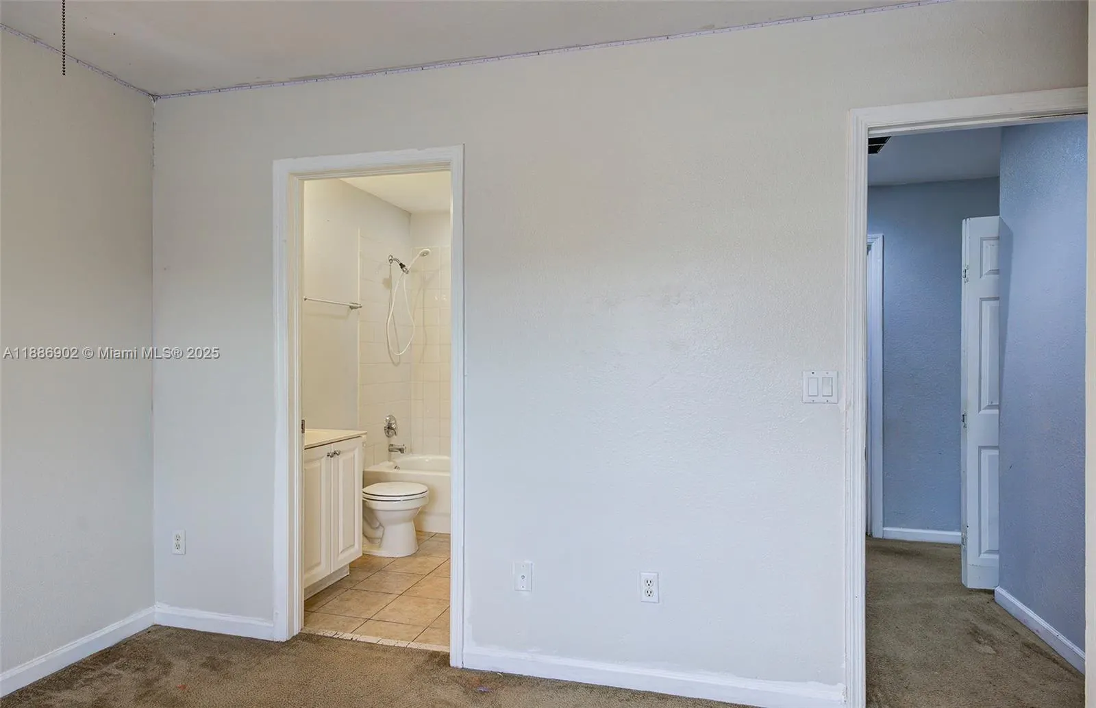 1112 Lucaya Dr