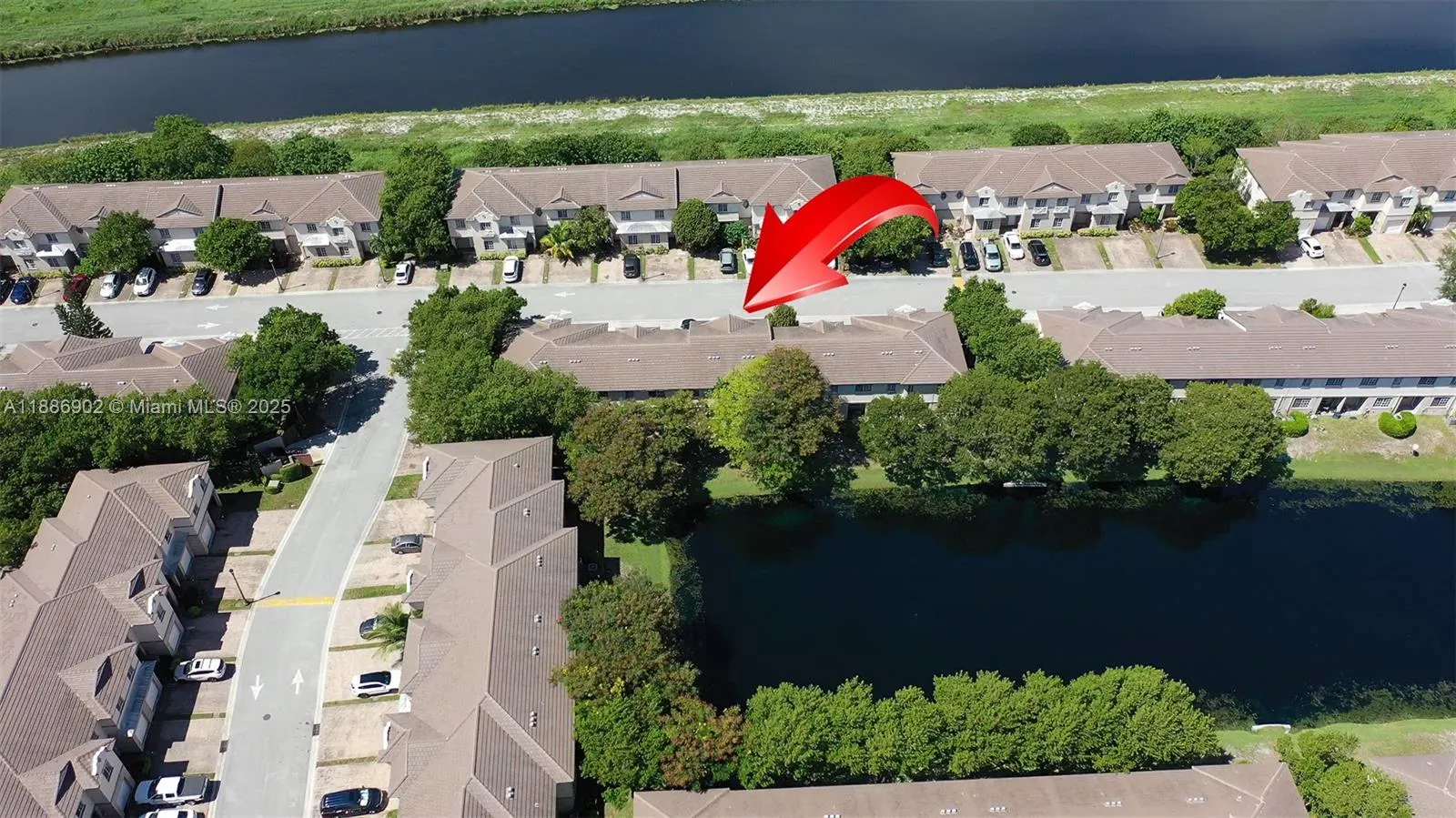 1112 Lucaya Dr