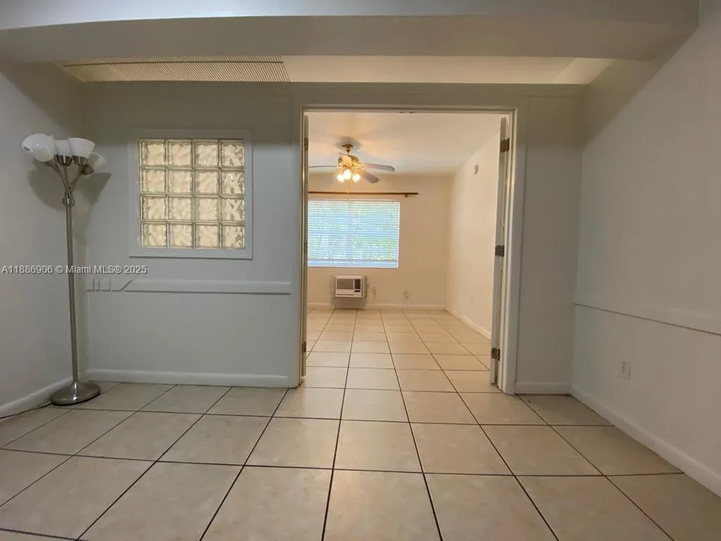 318 MAJORCA AVE, #203