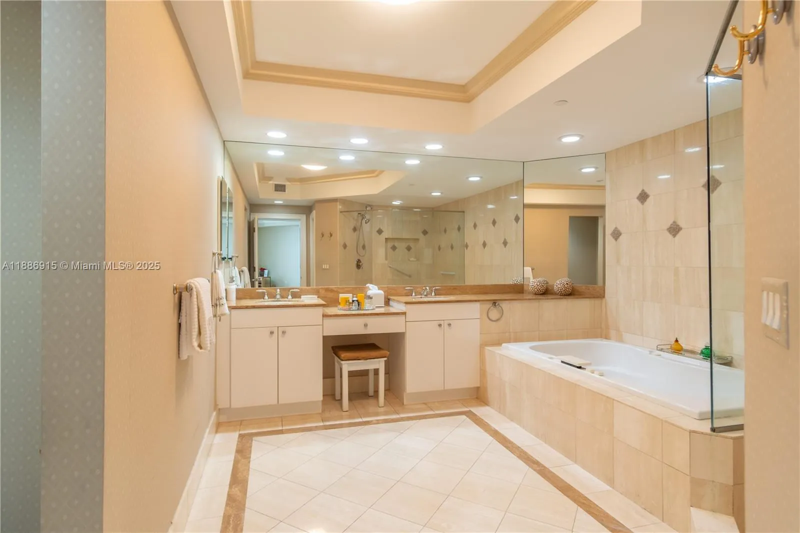 21050 Point Pl, #2203