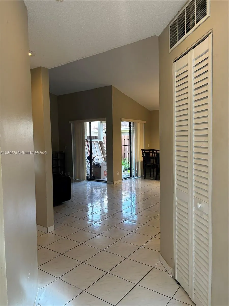 6547 NW 170th Ter