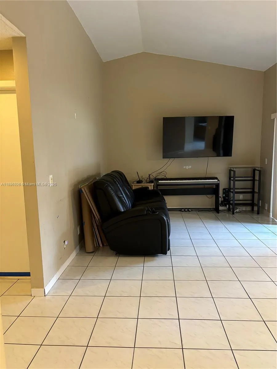 6547 NW 170th Ter