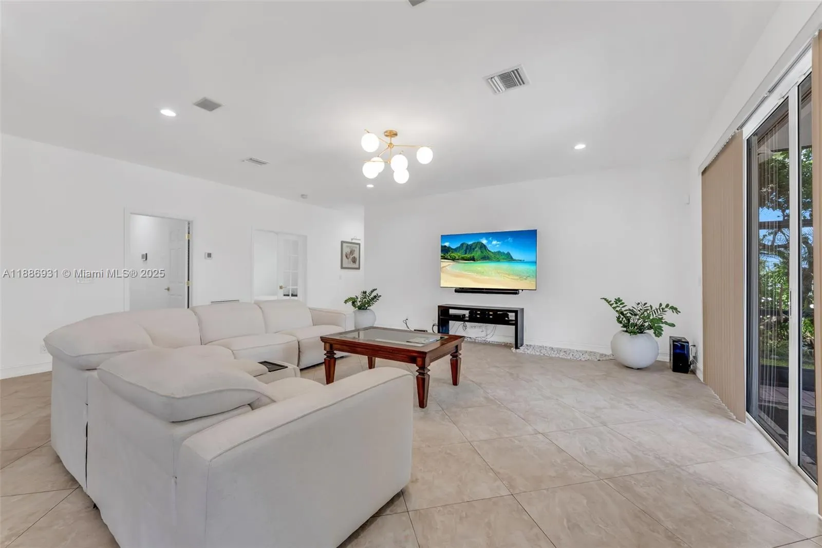420 Montclaire Dr